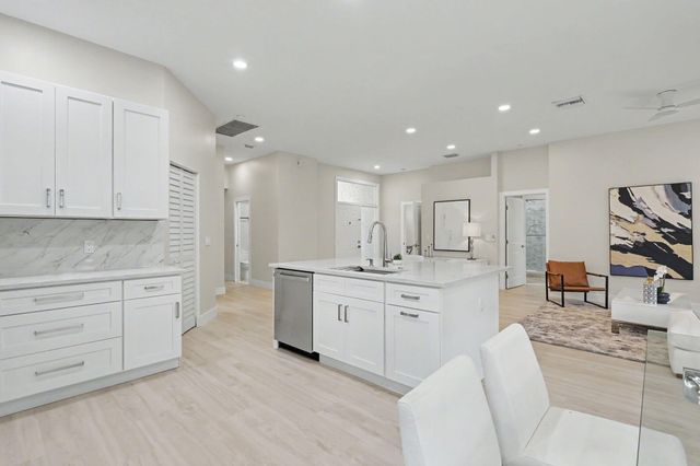 7832 Rockford Road, Boynton Beach, FL 33472