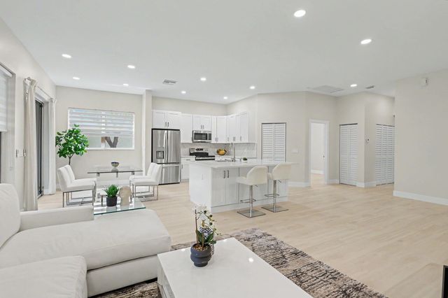 7832 Rockford Road, Boynton Beach, FL 33472