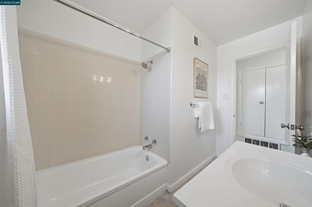 2282 Charlotte Ave, Concord, CA 94518