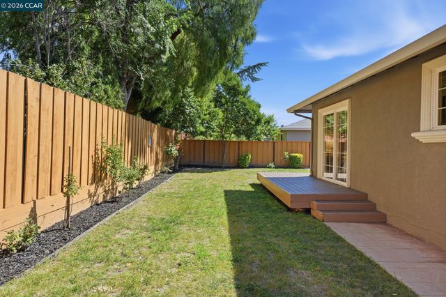 2282 Charlotte Ave, Concord, CA 94518