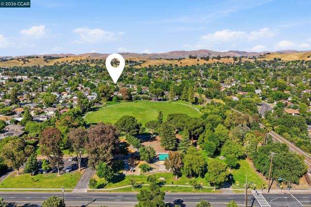 2282 Charlotte Ave, Concord, CA 94518