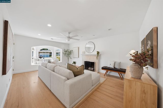 2282 Charlotte Ave, Concord, CA 94518