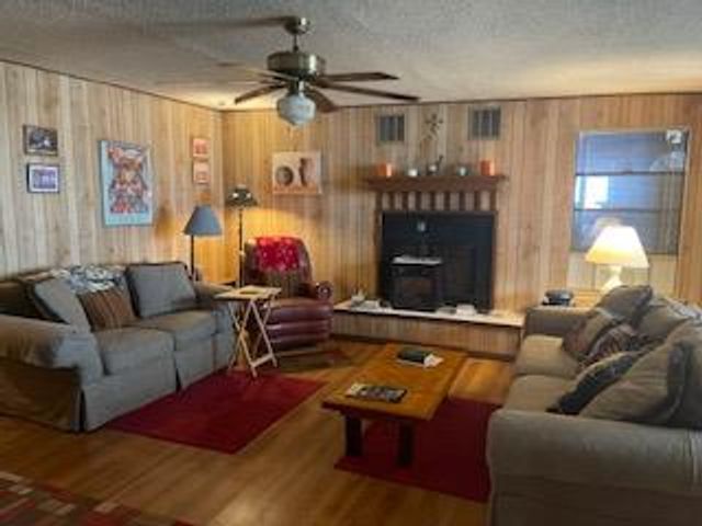 7371 Miller Creek Loop LOOP, Johnson City, TX 78636