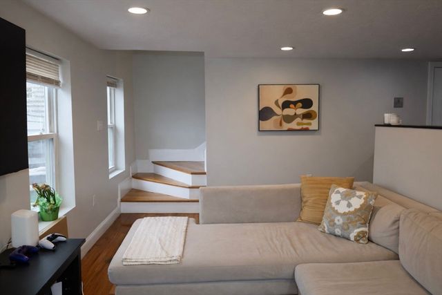 7 Jaques St, Somerville, MA 02145