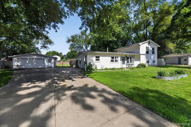 6260 Beth, Brighton, MI 48116
