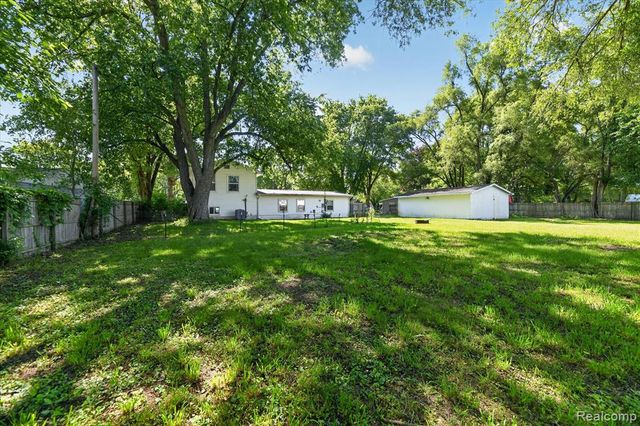 6260 Beth, Brighton, MI 48116