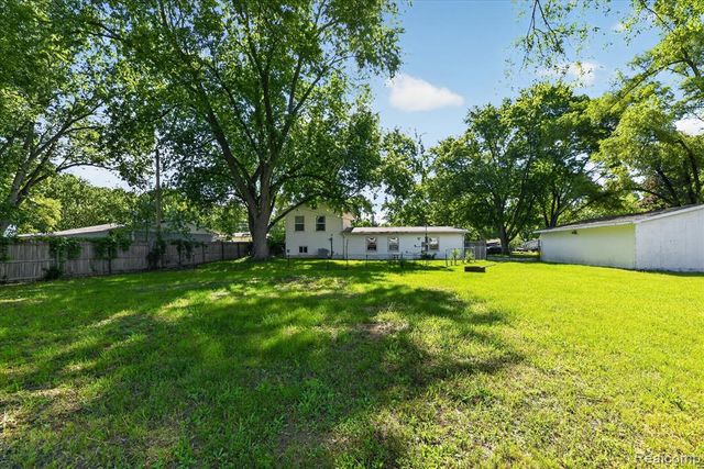 6260 Beth, Brighton, MI 48116