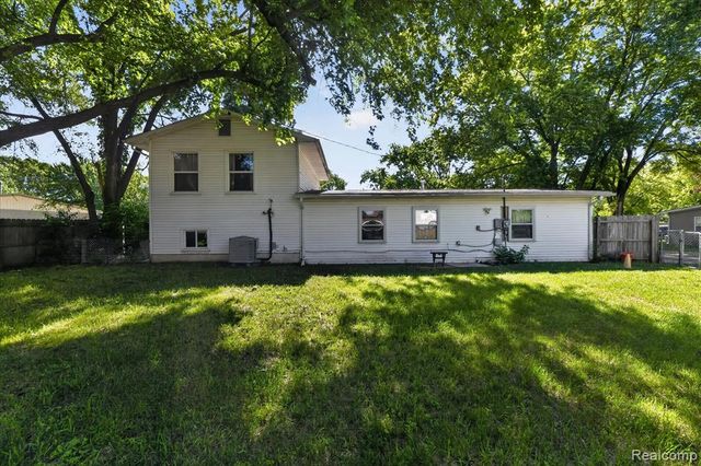 6260 Beth, Brighton, MI 48116