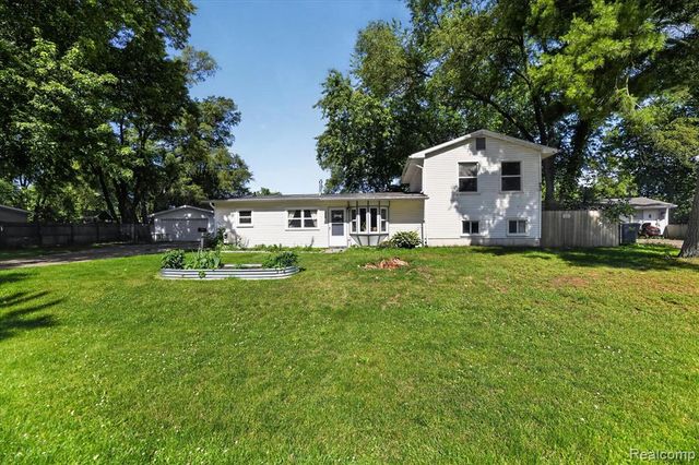 6260 Beth, Brighton, MI 48116
