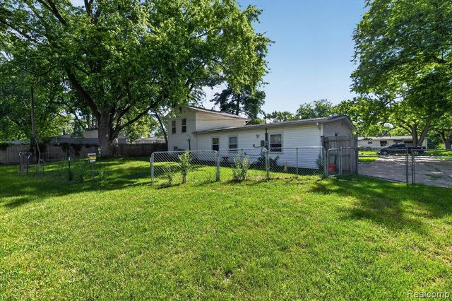 6260 Beth, Brighton, MI 48116