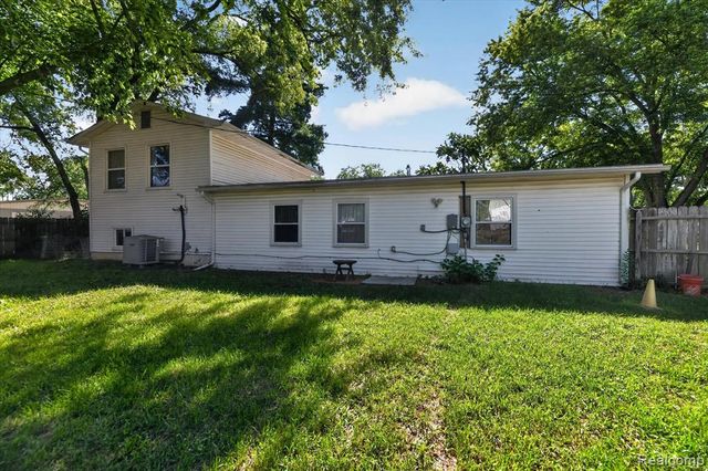 6260 Beth, Brighton, MI 48116