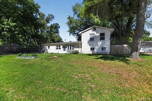 6260 Beth, Brighton, MI 48116