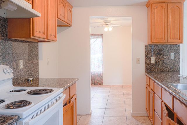 1740 Sandalwood Dr, Stockton, CA 95210