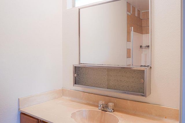 1740 Sandalwood Dr, Stockton, CA 95210