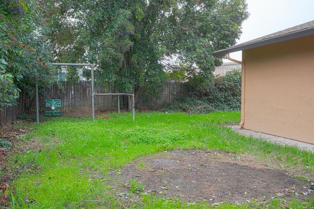 1740 Sandalwood Dr, Stockton, CA 95210