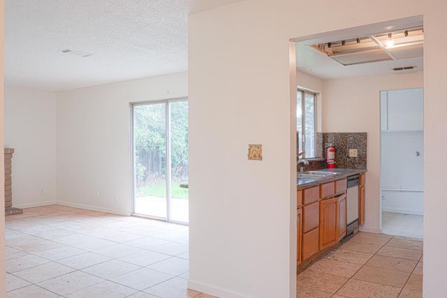 1740 Sandalwood Dr, Stockton, CA 95210