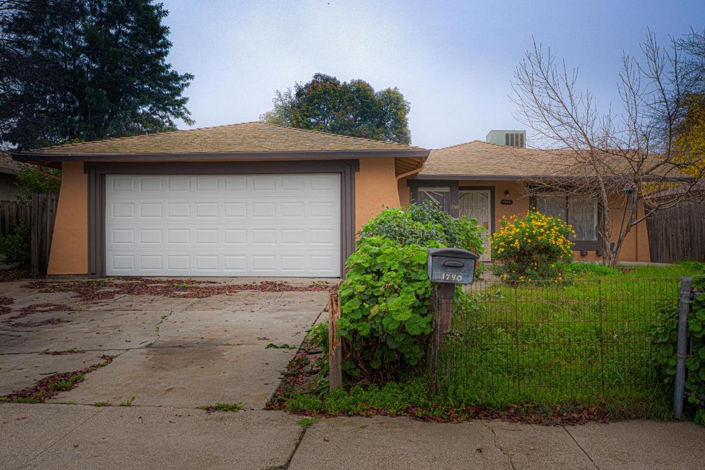 1740 Sandalwood Dr, Stockton, CA 95210