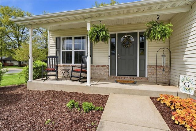 1938 Cory Lane, Chesterton, IN 46304