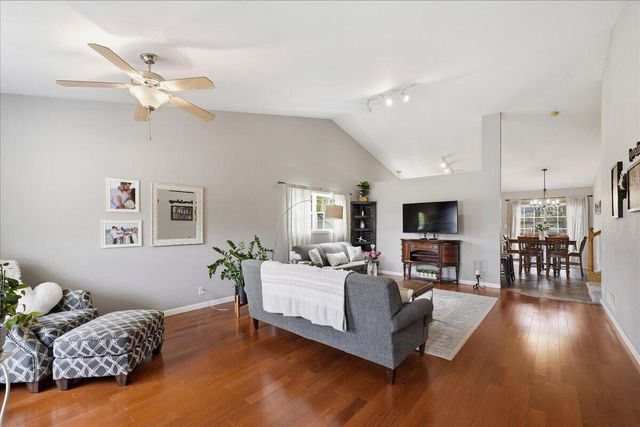 1938 Cory Lane, Chesterton, IN 46304