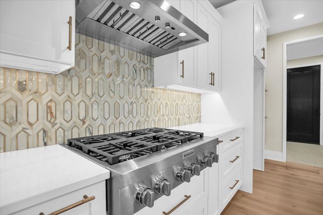 2709 Castlerock Drive, Urbana, IL 61802