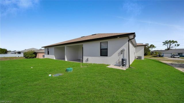 330 Gordon AVE S, Lehigh Acres, FL 33973