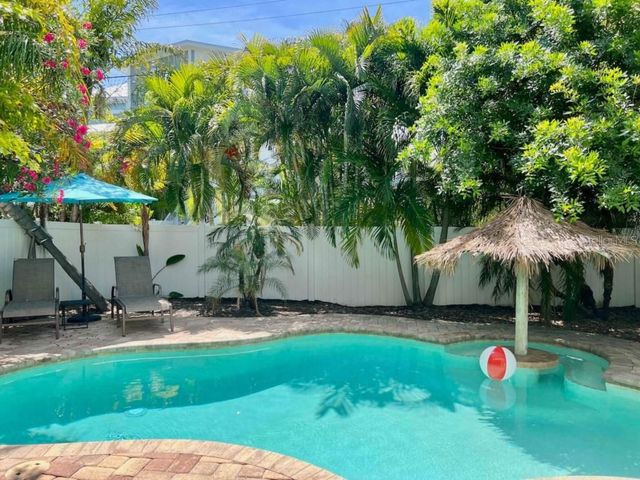 303 62ND STREET A, Holmes Beach, FL 34217