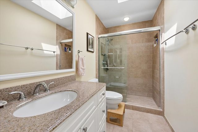 2304 N Lakewood Avenue 2304, Chicago, IL 60614