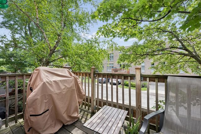 2304 N Lakewood Avenue 2304, Chicago, IL 60614