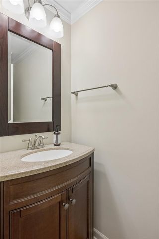 2304 N Lakewood Avenue 2304, Chicago, IL 60614