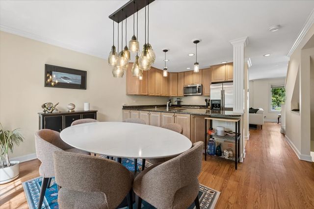 2304 N Lakewood Avenue 2304, Chicago, IL 60614