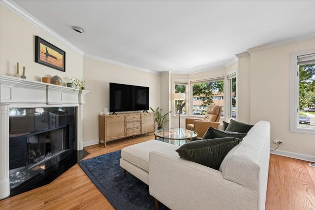 2304 N Lakewood Avenue 2304, Chicago, IL 60614