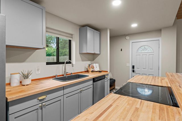 2434 Irving Avenue N, Minneapolis, MN 55411