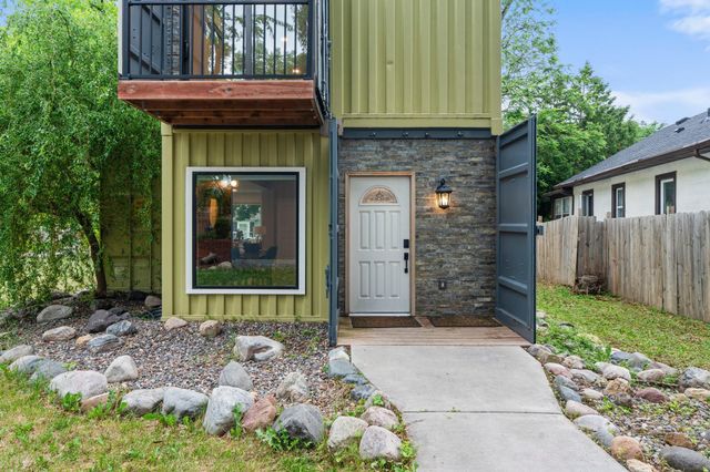 2434 Irving Avenue N, Minneapolis, MN 55411