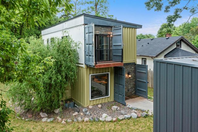 2434 Irving Avenue N, Minneapolis, MN 55411