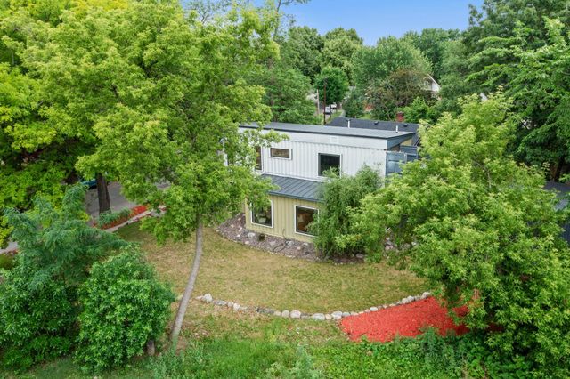 2434 Irving Avenue N, Minneapolis, MN 55411