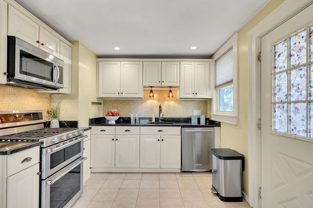 631 Chestnut Hill Ave 631, Brookline, MA 02445