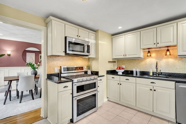 631 Chestnut Hill Ave 631, Brookline, MA 02445