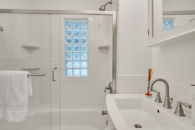 631 Chestnut Hill Ave 631, Brookline, MA 02445