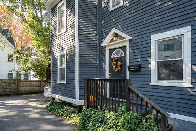 631 Chestnut Hill Ave 631, Brookline, MA 02445