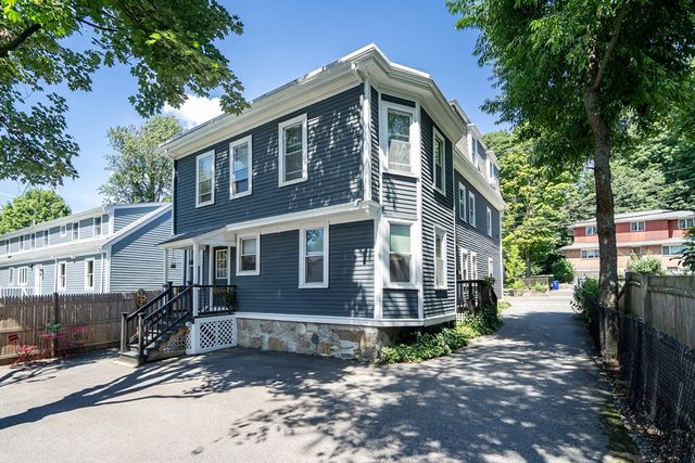 631 Chestnut Hill Ave 631, Brookline, MA 02445