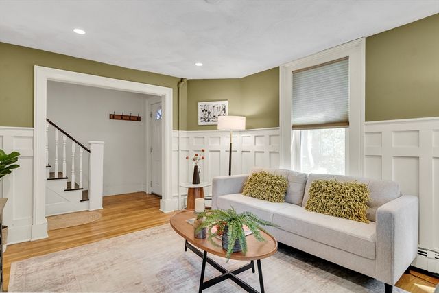 631 Chestnut Hill Ave 631, Brookline, MA 02445