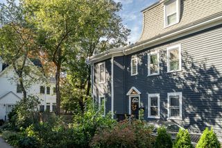 631 Chestnut Hill Ave 631, Brookline, MA 02445