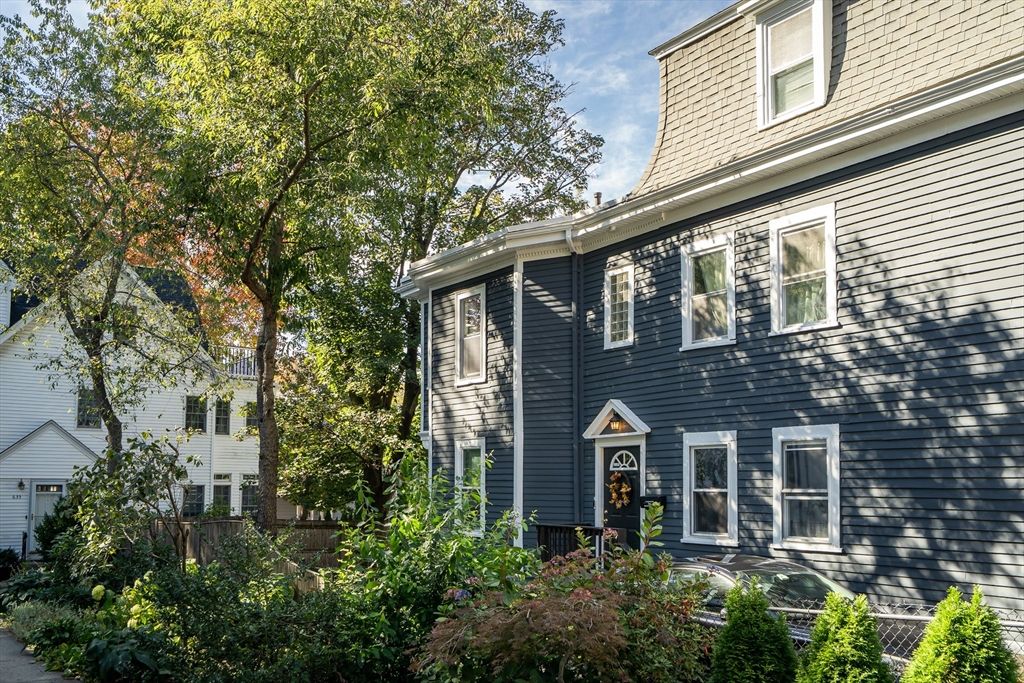 631 Chestnut Hill Ave 631, Brookline, MA 02445