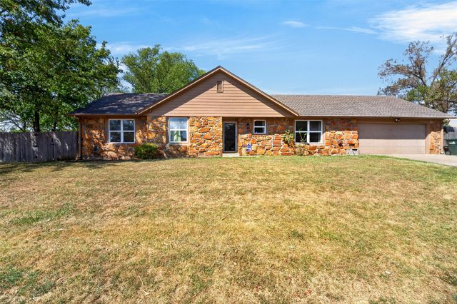 1631 Valley Parkway, Claremore, OK 74017