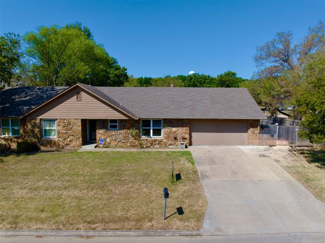 1631 Valley Parkway, Claremore, OK 74017