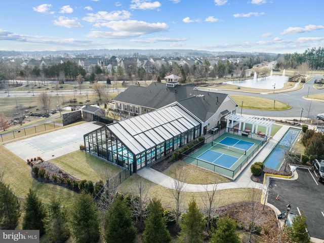 6061 TROTTERS POINT LN, Gainesville, VA 20155