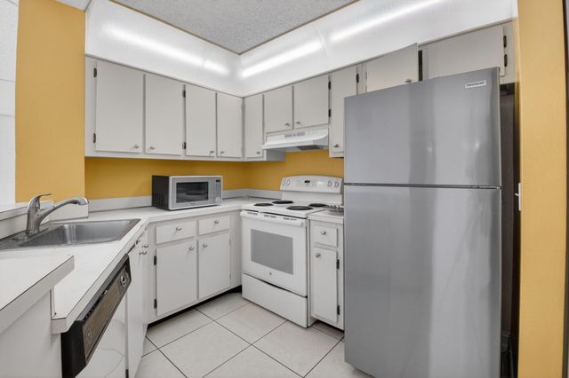 7535 S Oriole Boulevard 206, Delray Beach, FL 33446