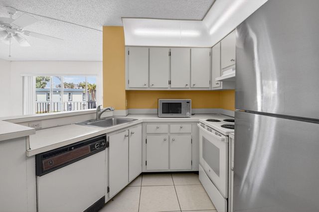 7535 S Oriole Boulevard 206, Delray Beach, FL 33446