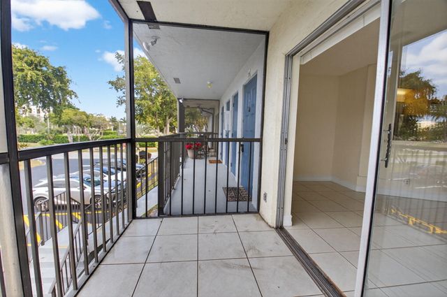 7535 S Oriole Boulevard 206, Delray Beach, FL 33446