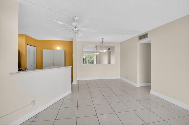7535 S Oriole Boulevard 206, Delray Beach, FL 33446